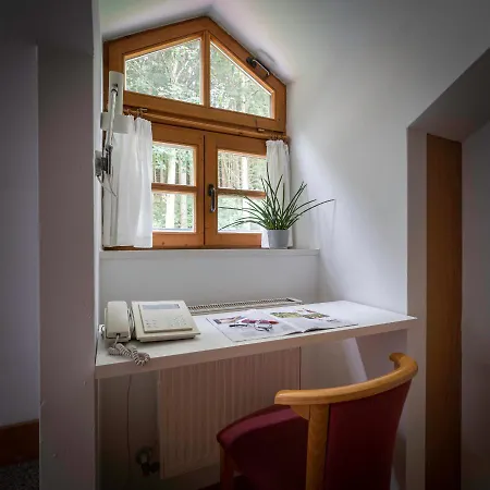 Pilger- Und Gaestehaus Don Bosco Bed & Breakfast *